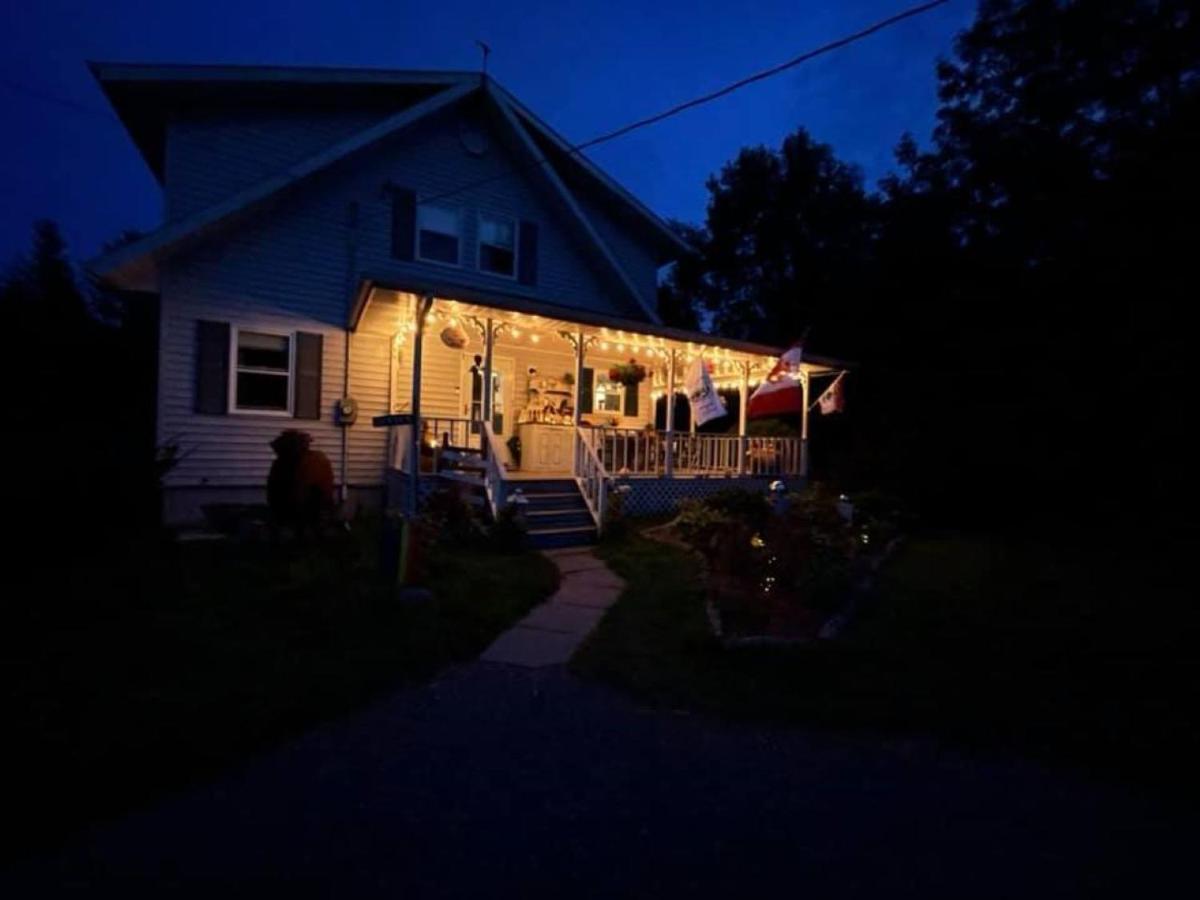 Forest & Lake Pei Bed & Breakfast Murray Harbour Exterior photo
